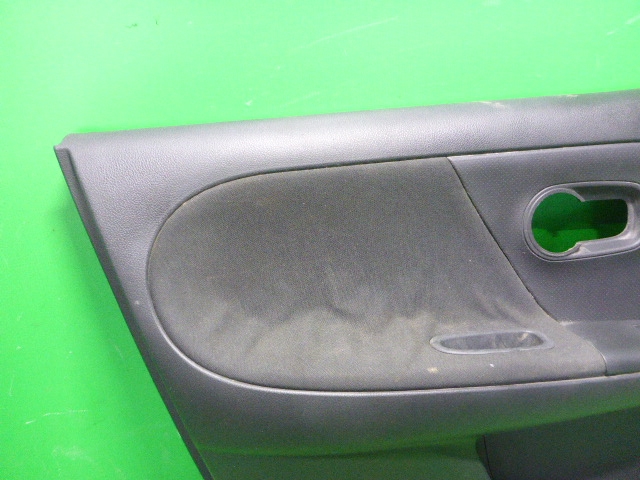 Обшивка двери передней левой