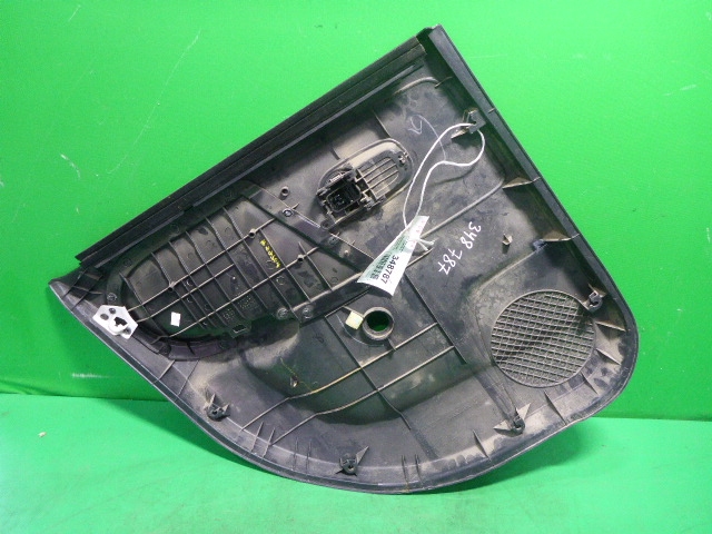 Обшивка двери задней правой