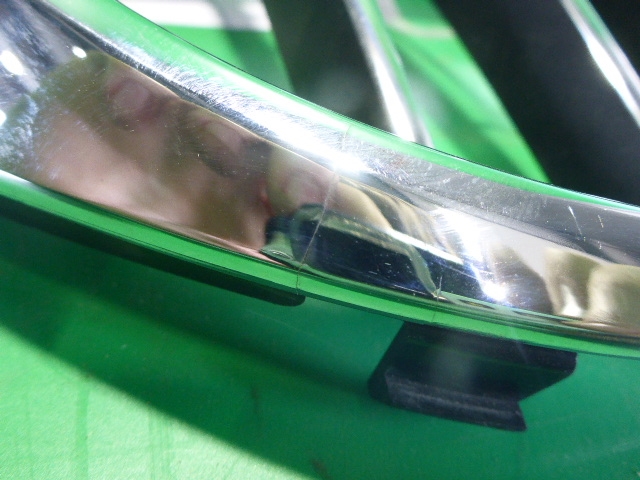 Решетка радиатора правая