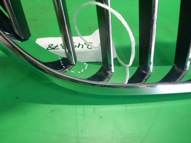 Решетка радиатора правая