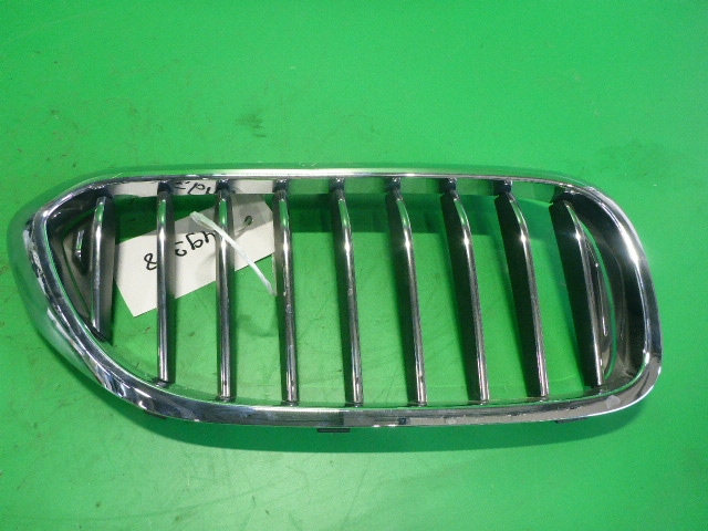 Решетка радиатора правая