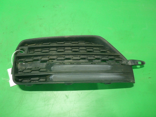 Решетка в бампер левая