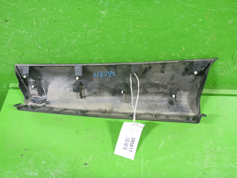 Накладка двери задней правой