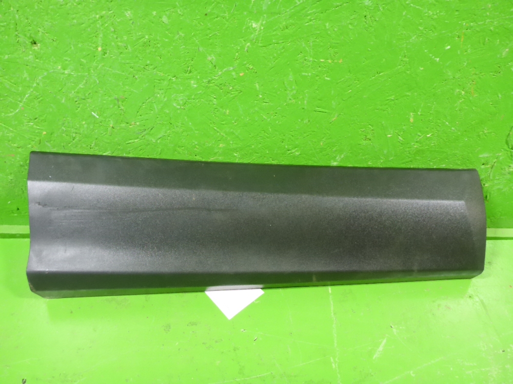 Накладка двери задней правой