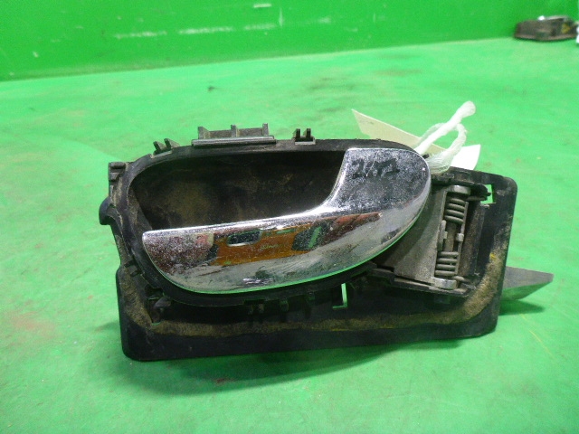 Ручка двери передней внутренняя правая