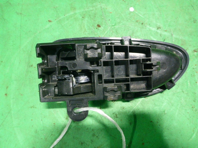 Ручка двери передней внутренняя правая