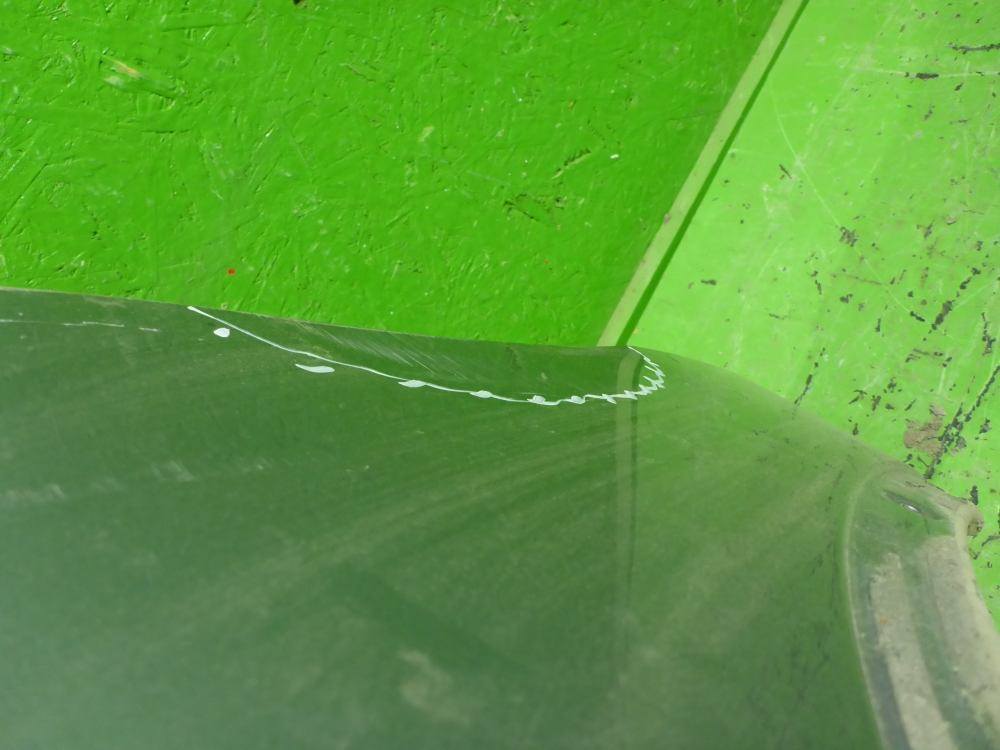 Крыло переднее левое