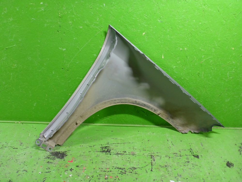 Крыло переднее левое