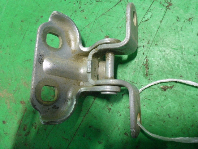 Петля двери задней правой верхняя