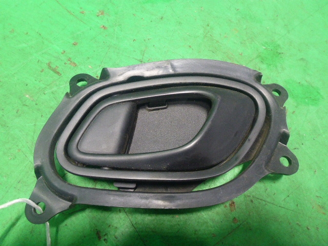 Ручка двери задней внутренняя левая