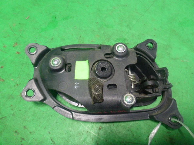 Ручка двери задней внутренняя левая