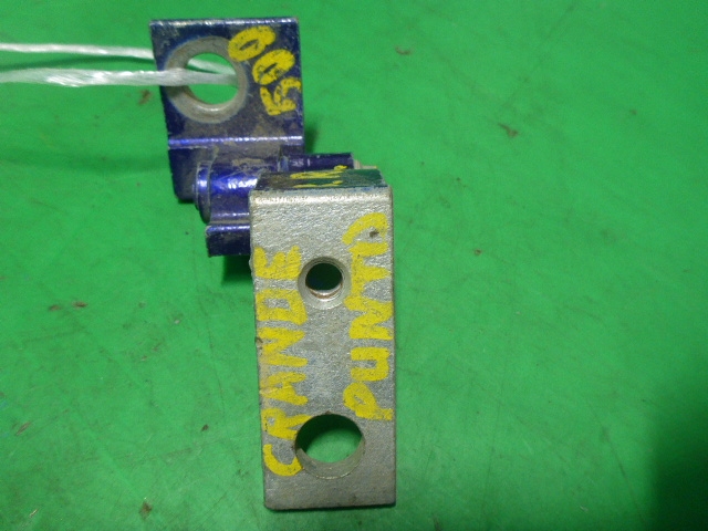 Петля двери задней правой верхняя