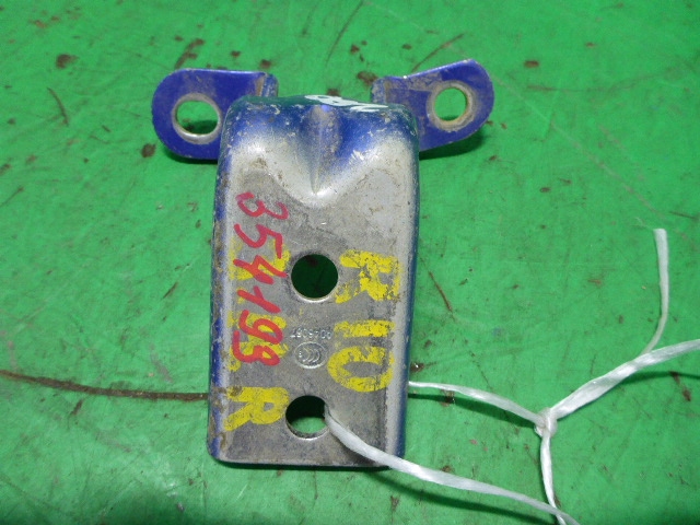 Петля двери задней правой нижняя