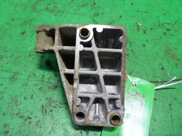 Кронштейн двигателя передний