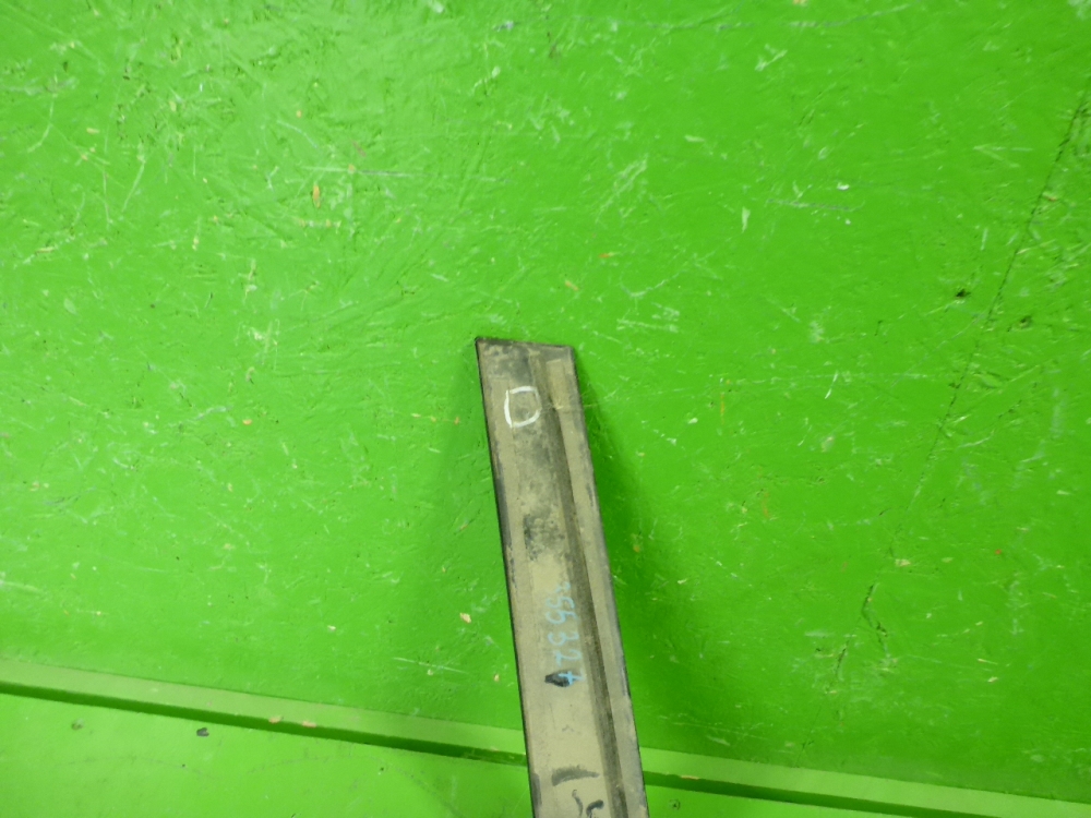 Накладка двери передней левой