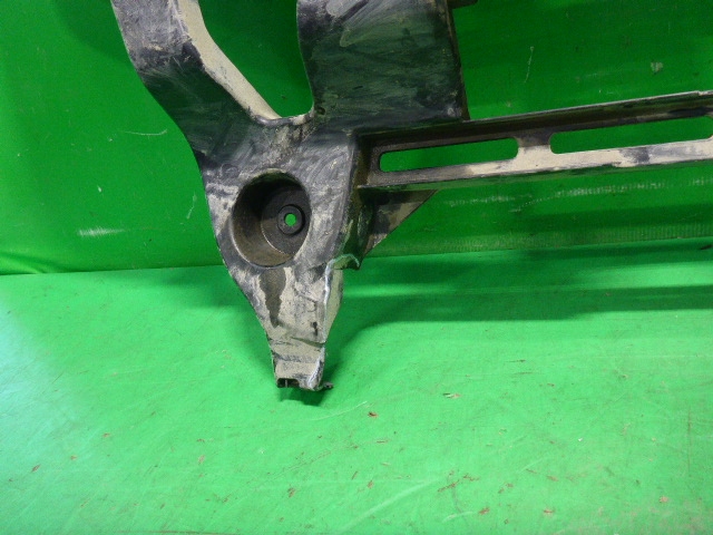 Кронштейн заднего бампера