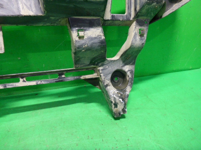 Кронштейн заднего бампера