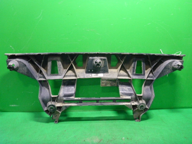 Кронштейн заднего бампера