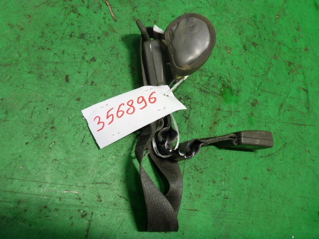 Ремень безопасности