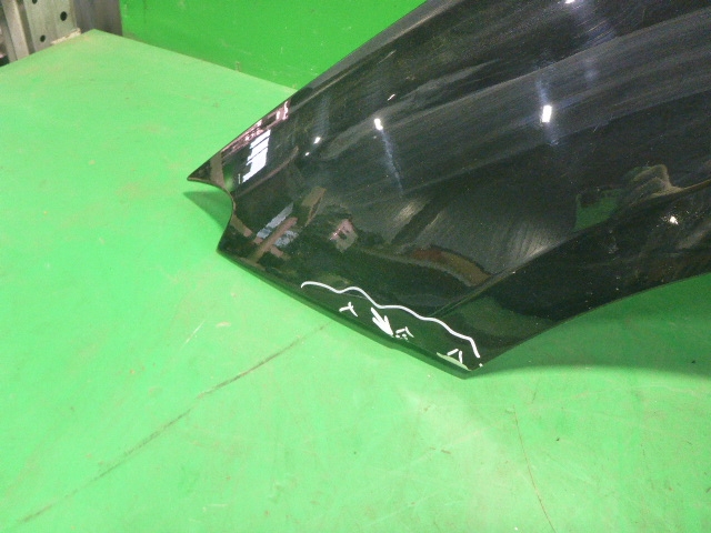 Крыло переднее левое