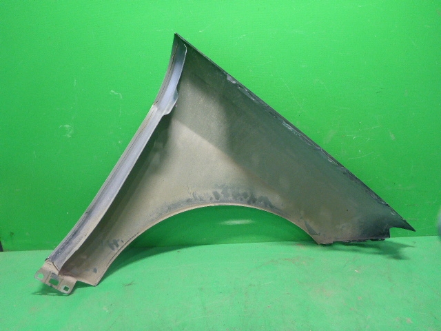 Крыло переднее левое