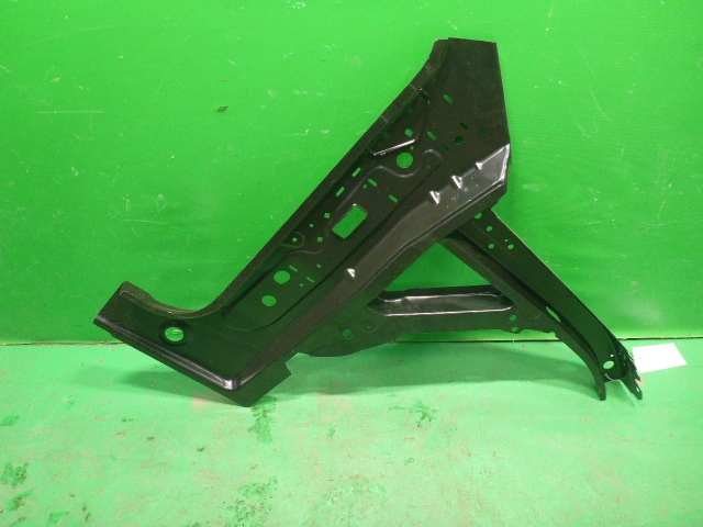 Кузовной элемент