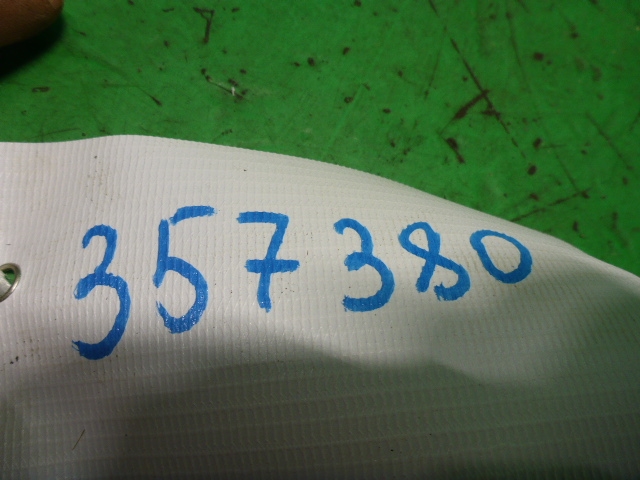 Петля крышки багажника