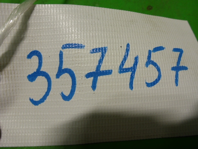 Петля крышки багажника