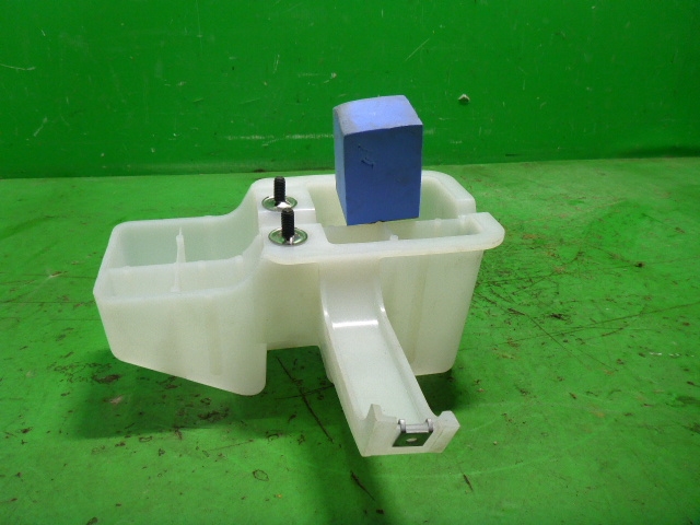 Кронштейн заднего бампера правый