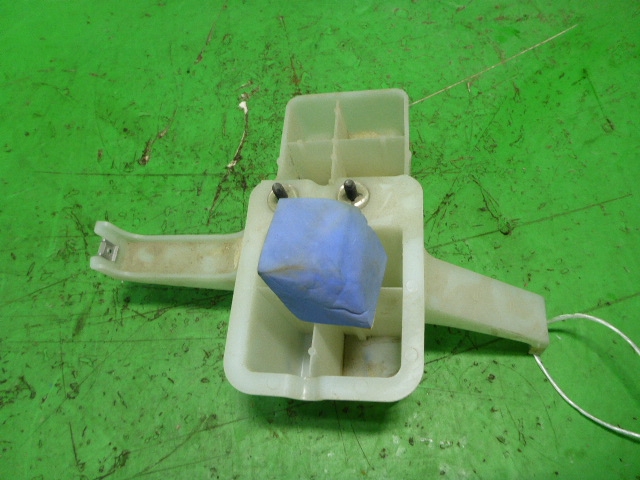 Кронштейн заднего бампера правый