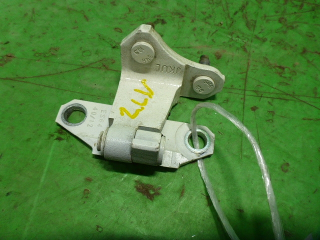 Петля двери задней левой верхняя