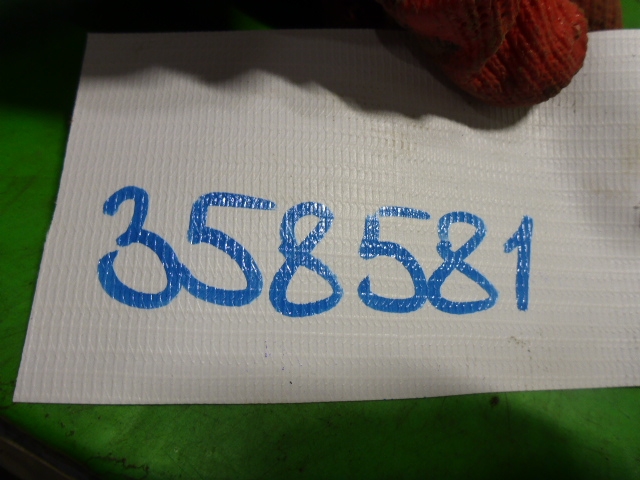 Петля крышки багажника