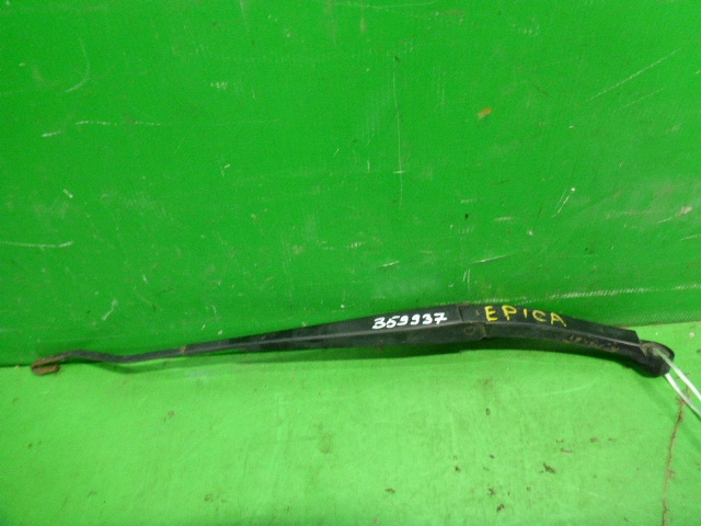 Поводок стеклоочистителя передний правый