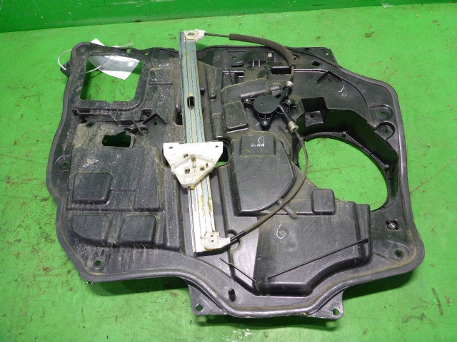 Стеклоподъемник электр. передний правый