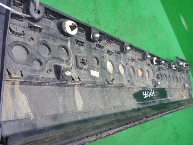 Накладка двери передней левой