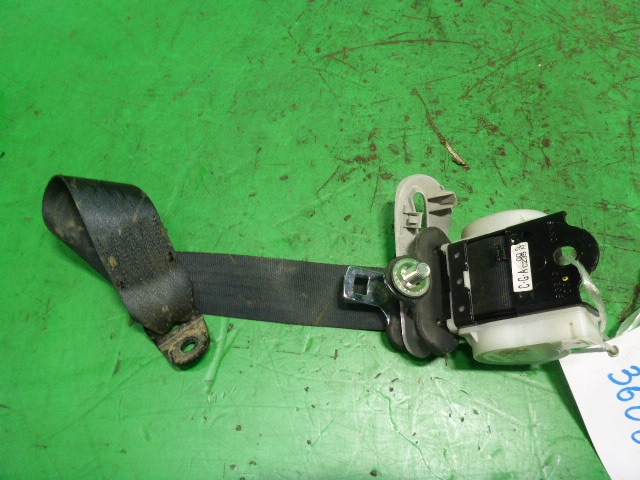 Ремень безопасности