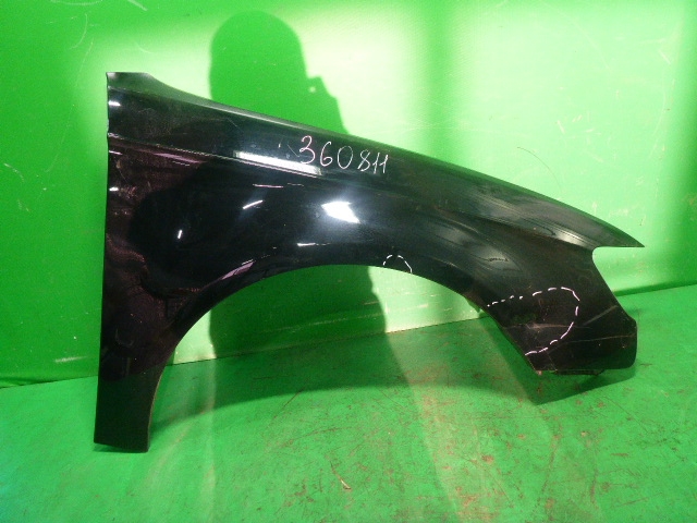 Крыло переднее правое