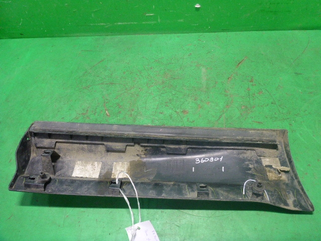 Накладка двери задней левой