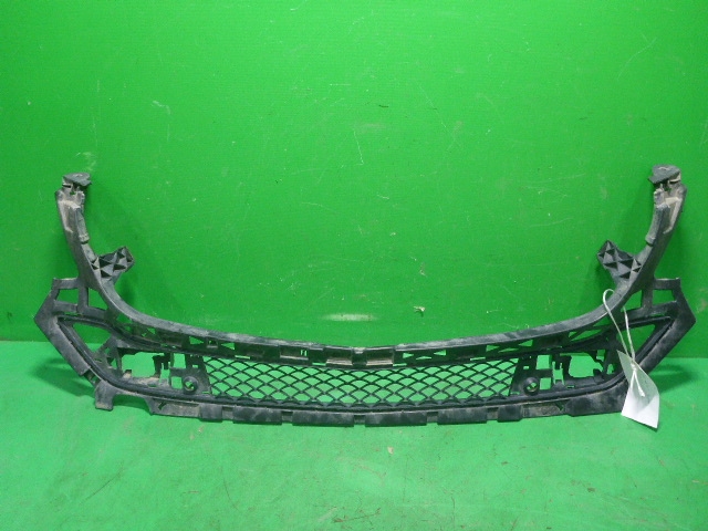 Кронштейн переднего бампера