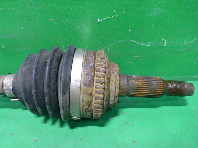 Полуось передняя левая