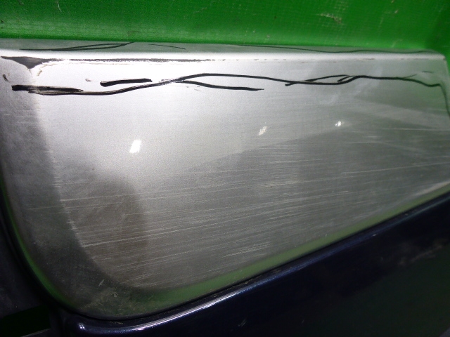 Накладка двери передней левой