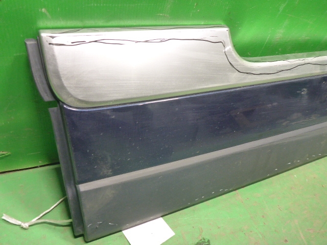 Накладка двери передней левой