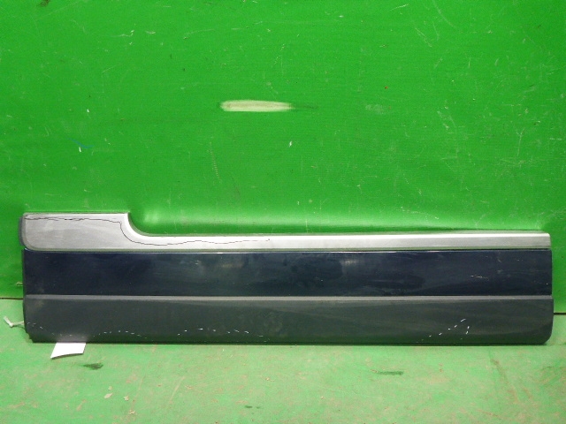 Накладка двери передней левой