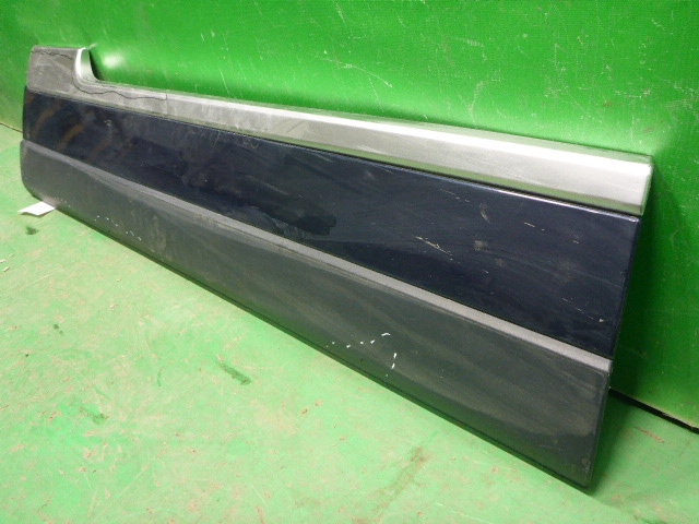 Накладка двери передней левой