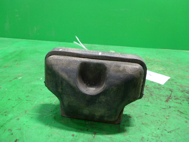 Отбойник задней рессоры