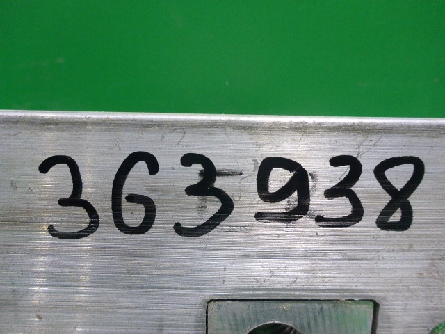 Кронштейн усилителя переднего бампера левый