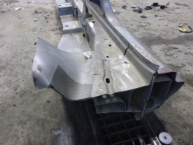 Порог со стойкой правый