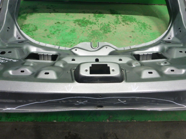 Дверь багажника