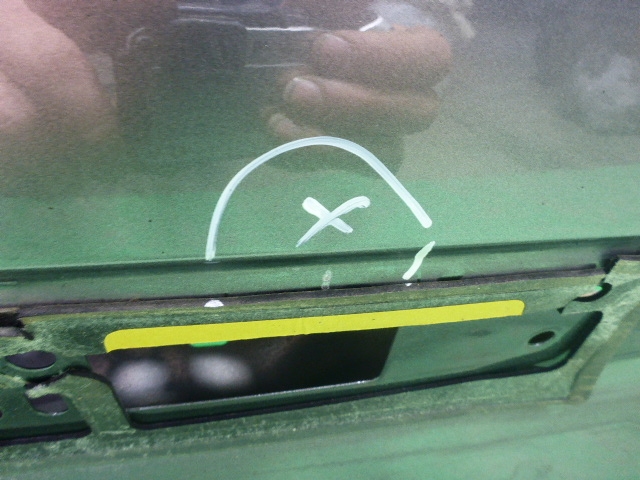 Дверь багажника