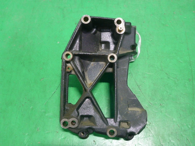 Кронштейн генератора